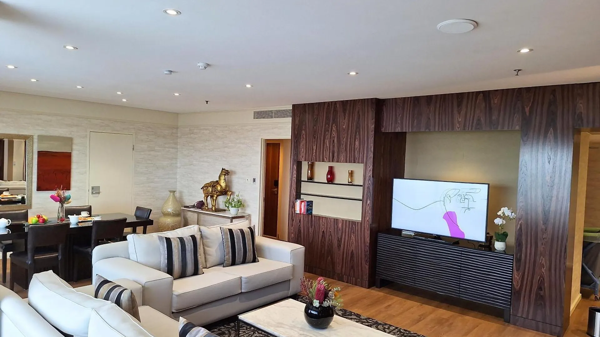 Residence On Langley Park Perth Hotel