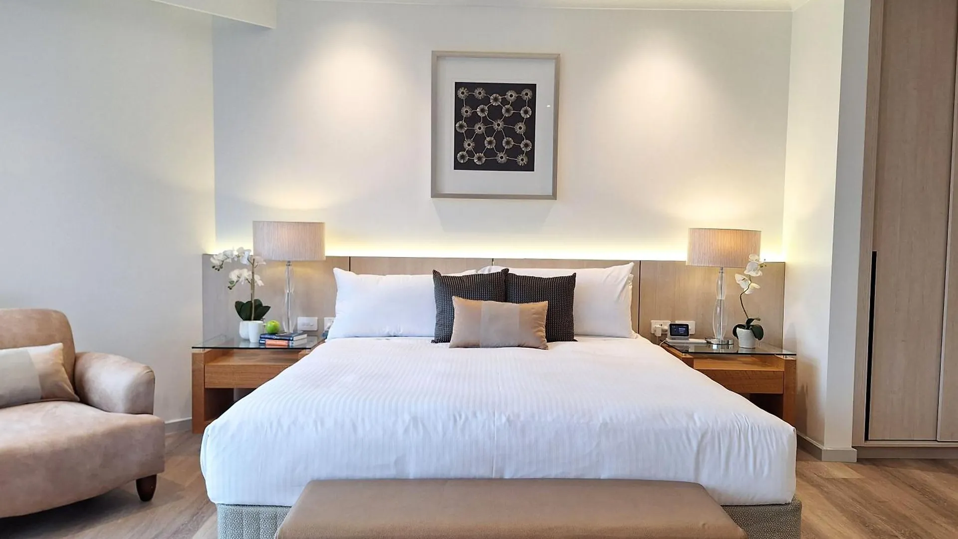 Residence On Langley Park Perth Hotel