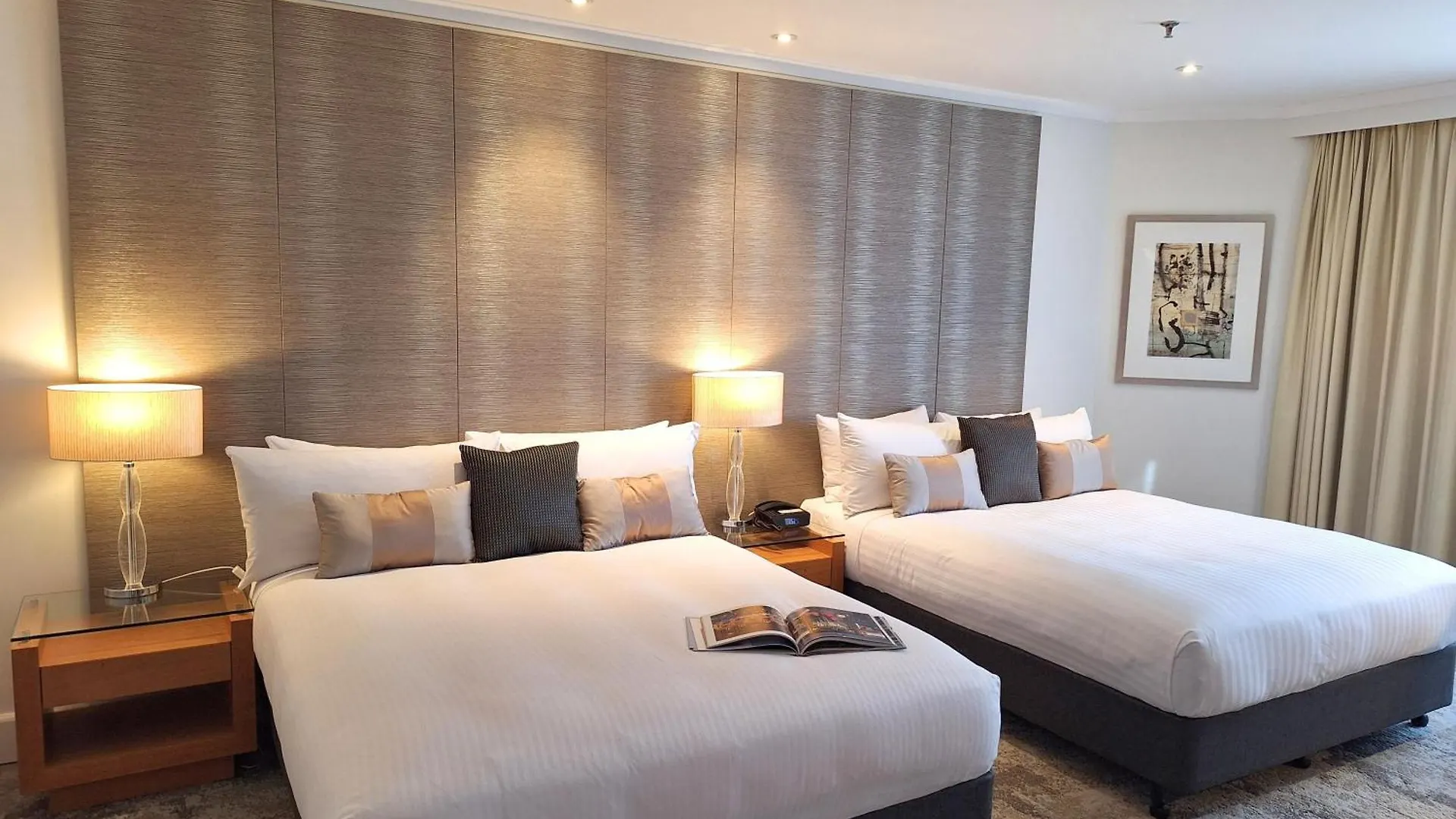 Residence On Langley Park Perth 4*,