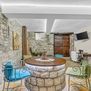 The Well House - Unesco Bed & Breakfast Berat